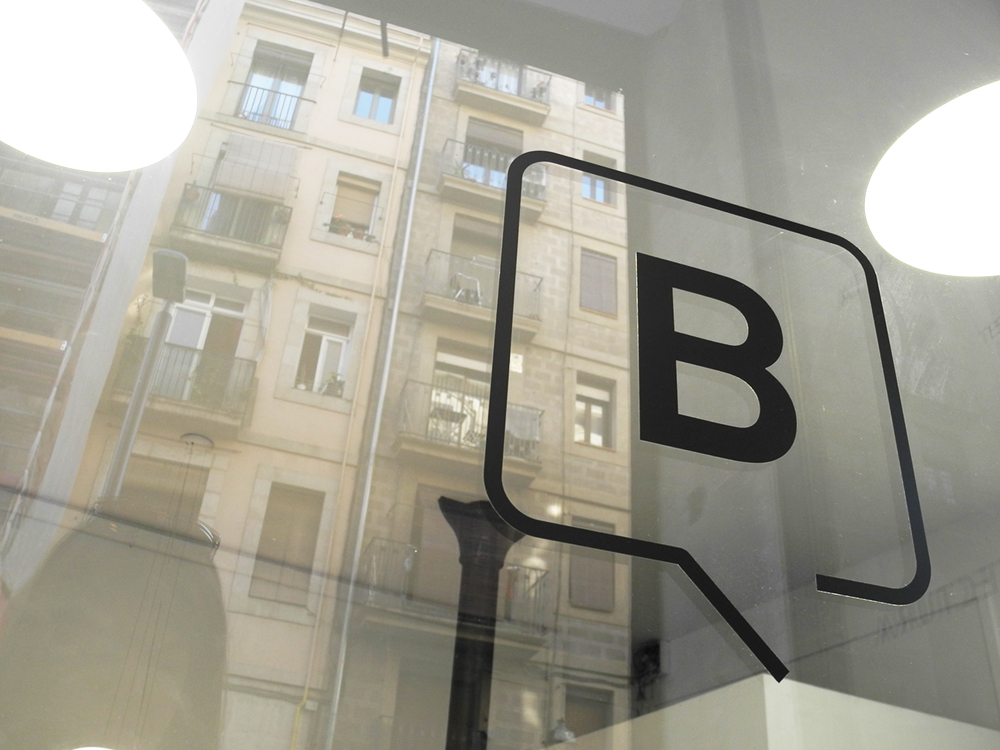 Bhome – Logo on front window