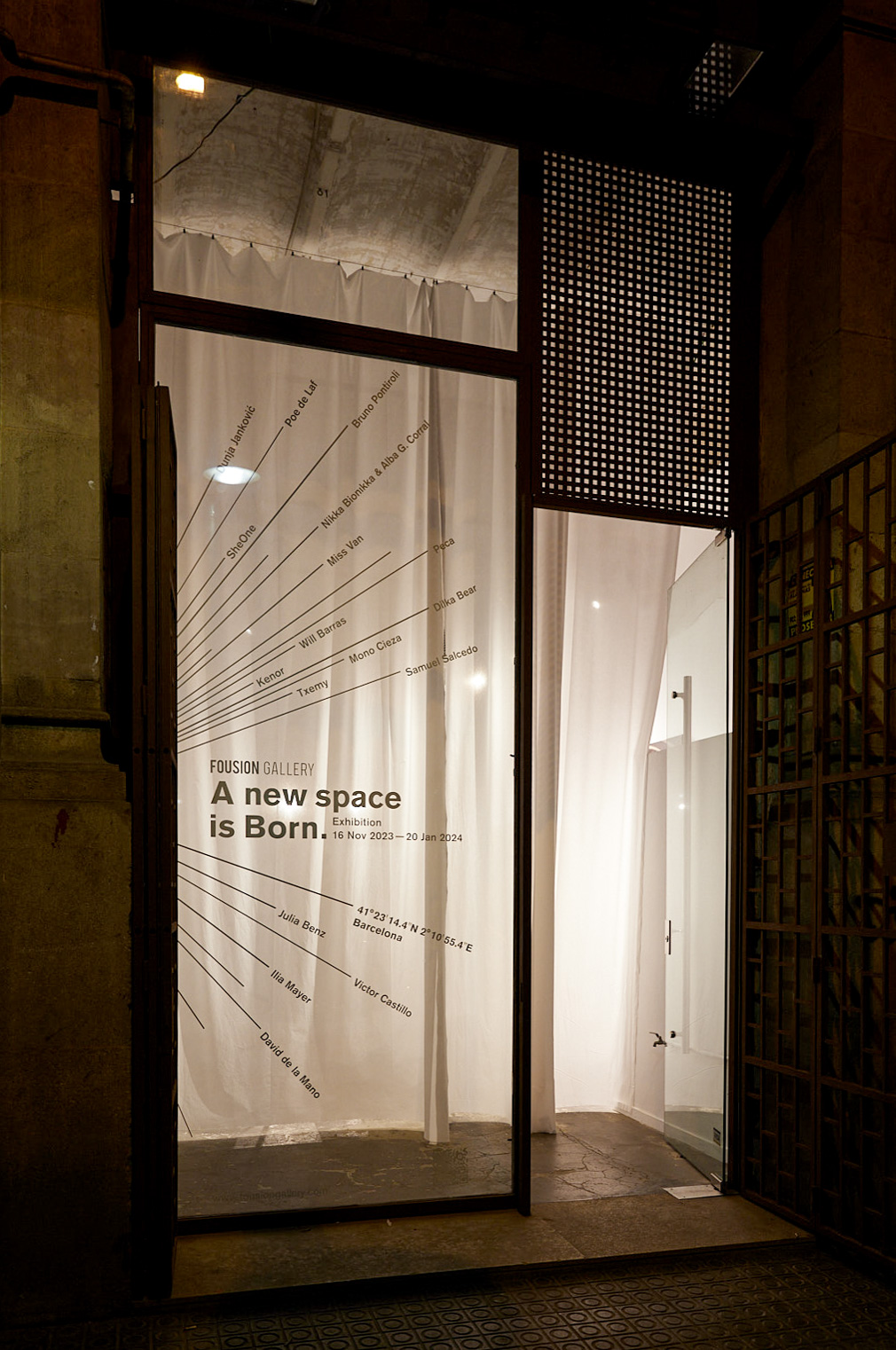 A new space is born – Comerç 15-B – Vinyl on window